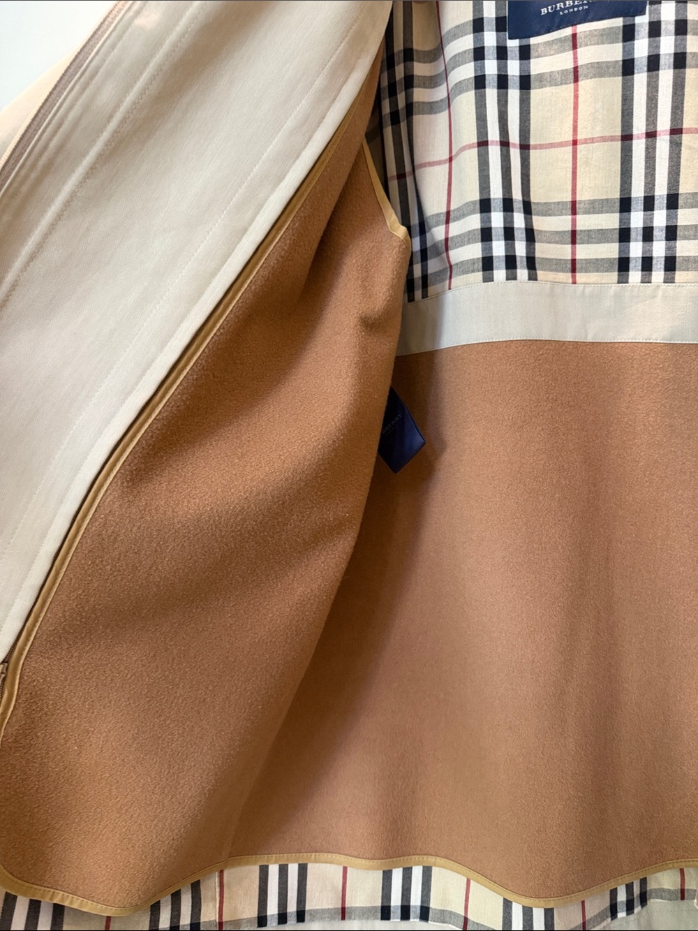 Burberry Beige Trench Coat with Signature Check Sleeve and Lining - Picture 3 of 6